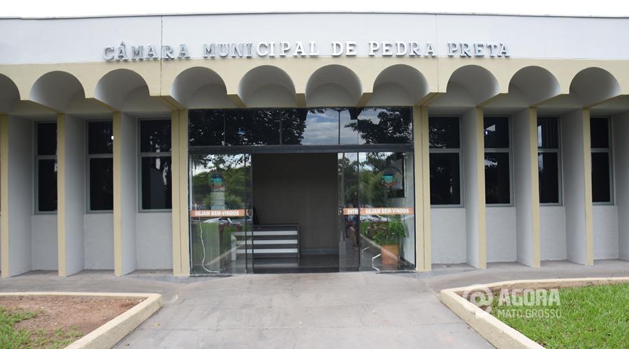 Prefeito de Pedra Preta escapa da